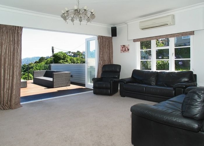  at 14 Lohia Street, Khandallah, Wellington