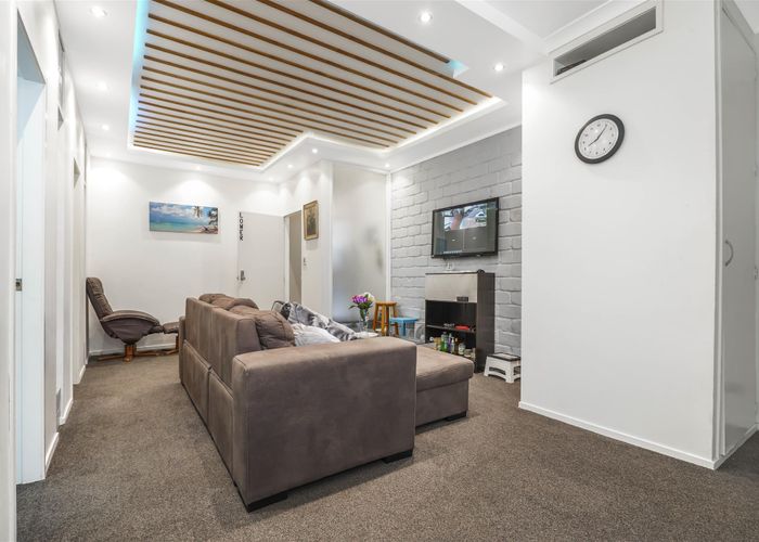  at 15F Hood Street, Hamilton Central, Hamilton