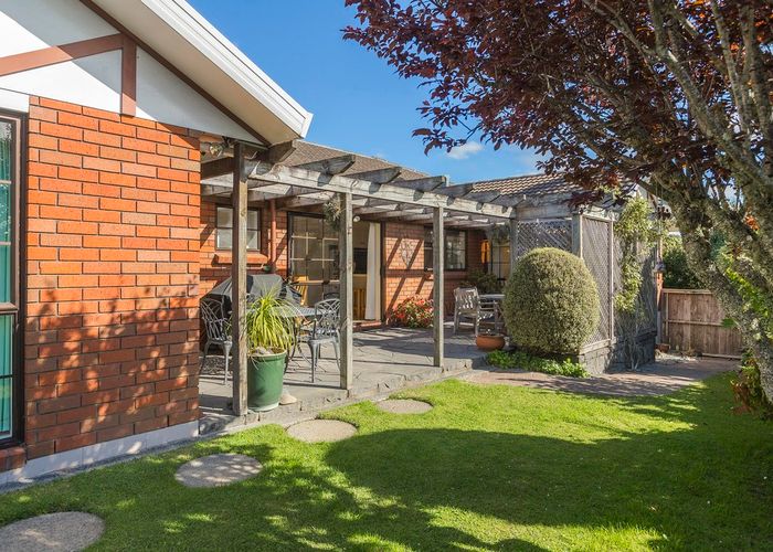  at 12 Maaka Place, Saint Johns, Auckland