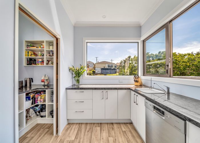 at 27 Wills Street, Balaclava, Dunedin