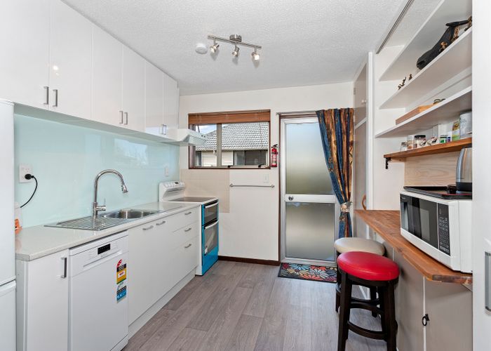 at 2/30 Garvins Road, Hornby, Christchurch