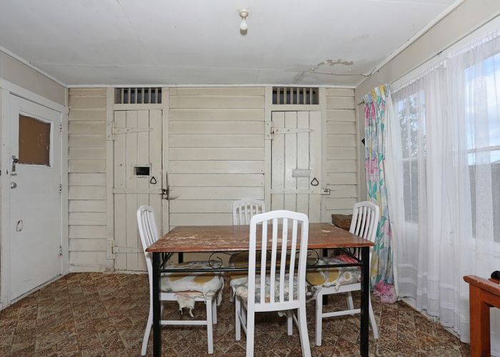  at 107 Bridge Street, Bulls