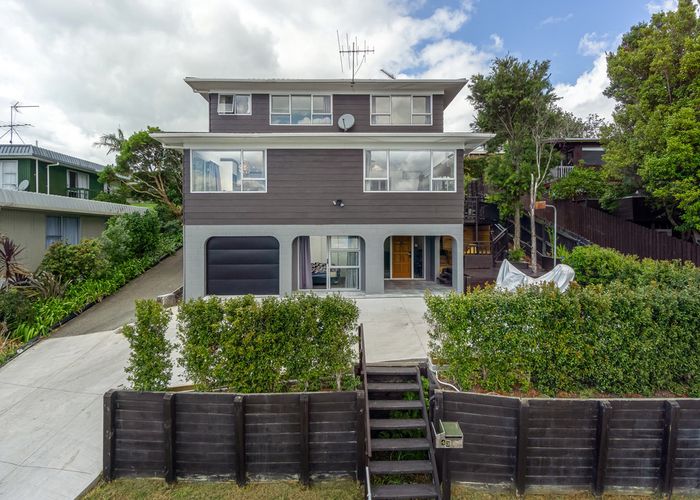  at 1/43 Shanaway Rise, Hillcrest, Auckland