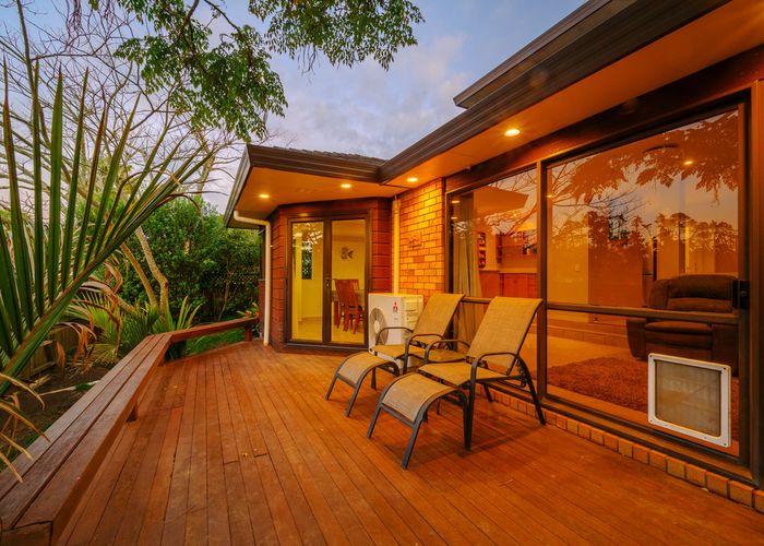  at 1/14 Lochend Place, Highland Park, Auckland
