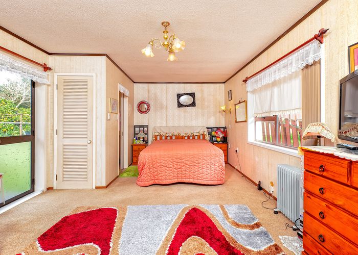 at 4 Bendale Place, Papatoetoe, Auckland