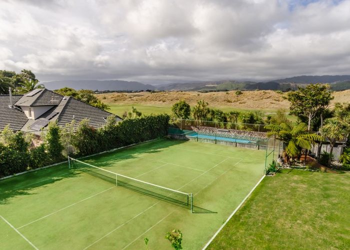  at 32 Golf Road, Paraparaumu Beach, Paraparaumu