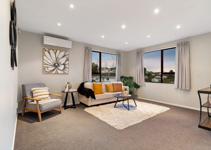  at 12 Halloran Place, Massey, Waitakere City, Auckland