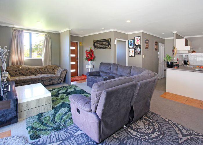  at 122 Naylors Drive, Mangere, Auckland