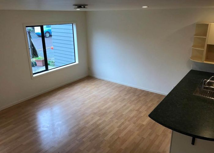  at 9/36 John Jennings Drive, Oteha, Auckland