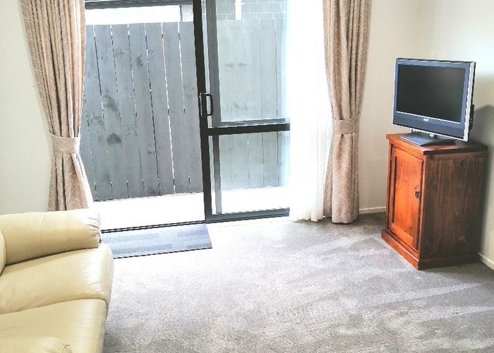  at 18 Grassways Ave, Pakuranga, Manukau City, Auckland