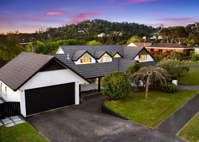  at 20 Chedworth Drive, Glenfield, Auckland