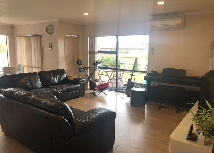  at 16 Brompton Place, Burswood, Manukau City, Auckland