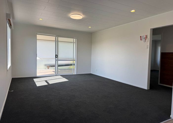  at 322 Lincoln Road, Henderson, Waitakere City, Auckland