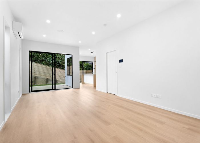  at 2/3A Long Bay Drive, Torbay, North Shore City, Auckland