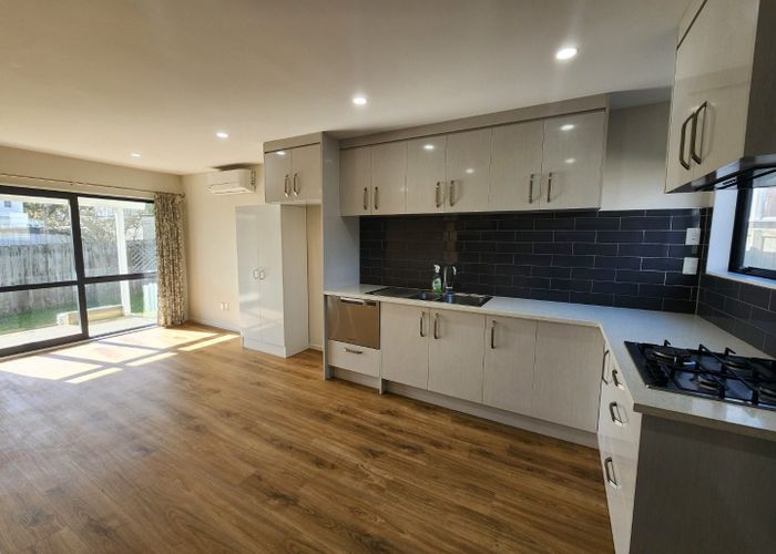  at 51a  Astley Avenue, New Lynn, Waitakere City, Auckland