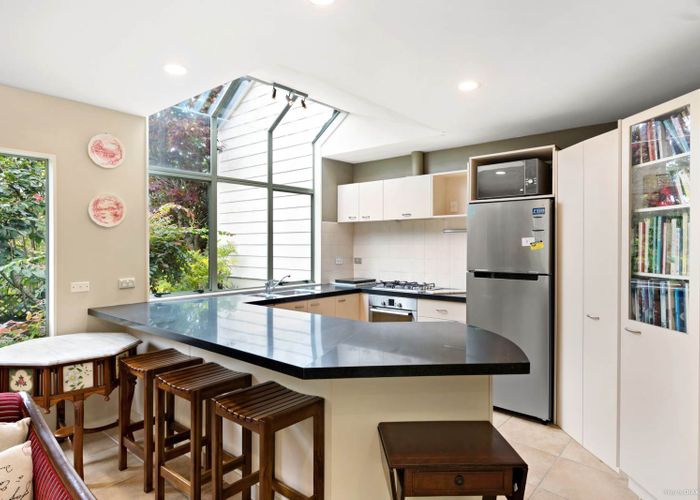  at 2/14 Minto Road, Remuera, Auckland