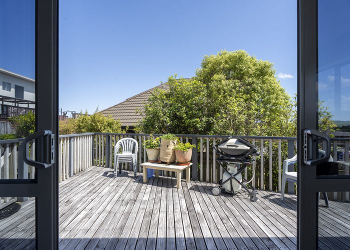  at 27 Endeavour Drive, Whitby, Porirua, Wellington