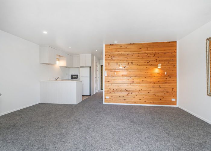  at 2/223 Main North Road, Redwood, Christchurch