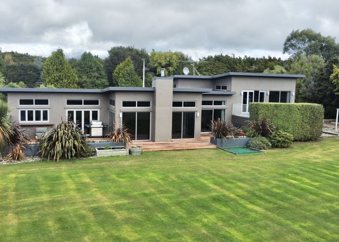  at 32 Matua Road, Otatara