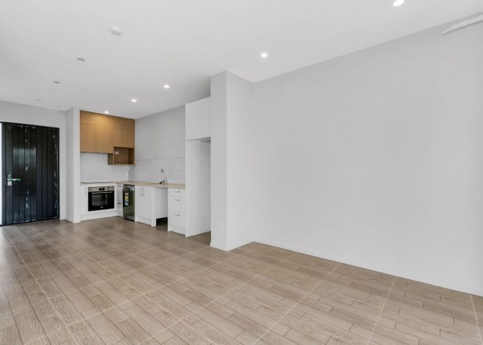  at 2/22 Fitzgerald Road, Mount Wellington, Auckland City, Auckland