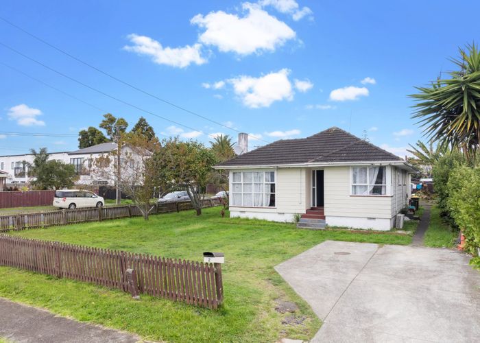  at 2 Mervan Street, Mangere East, Manukau City, Auckland