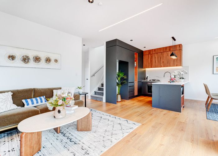  at 2 Tiri View Place, Browns Bay, North Shore City, Auckland