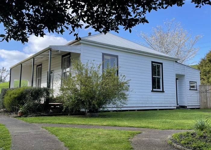  at 1760 Tarata Road, Inglewood