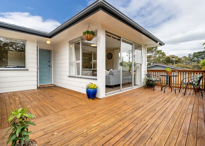  at 44 Gladys Avenue, Glenfield, Auckland