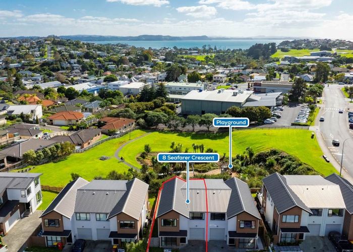  at 8 Seafarer Crescent, Stanmore Bay, Whangaparaoa