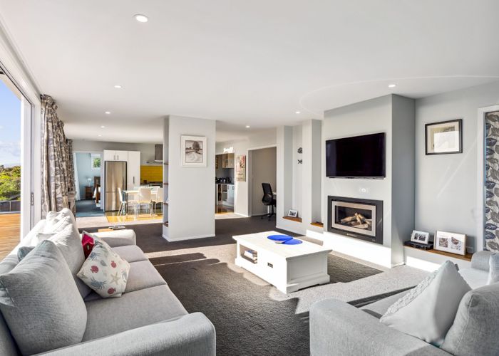  at 156 Field Way, Waikanae Beach, Waikanae