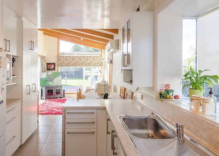  at 89 Winters Road, Redwood, Christchurch