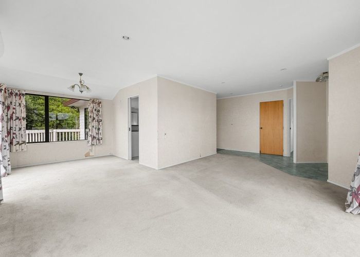  at 18 Van Dyke Place, West Harbour, Waitakere City, Auckland