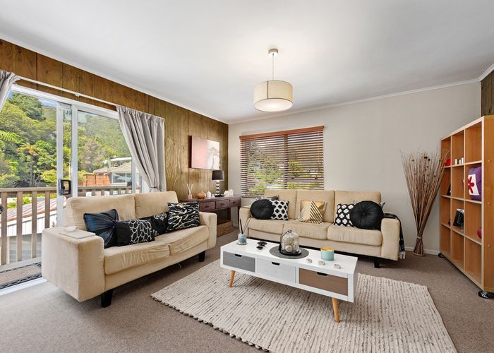  at 2/9 Lowry Crescent, Stokes Valley, Lower Hutt
