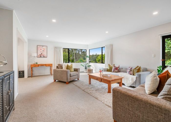  at 9 Thornbill Rise, Unsworth Heights, North Shore City, Auckland