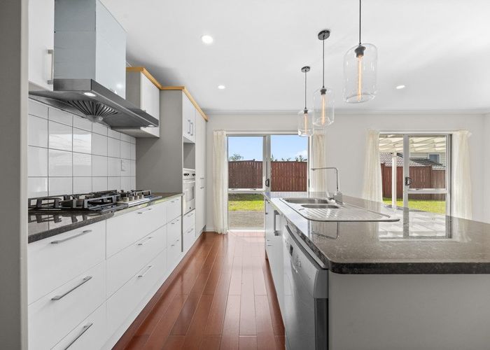  at 55 South Kensington Way, Henderson, Waitakere City, Auckland