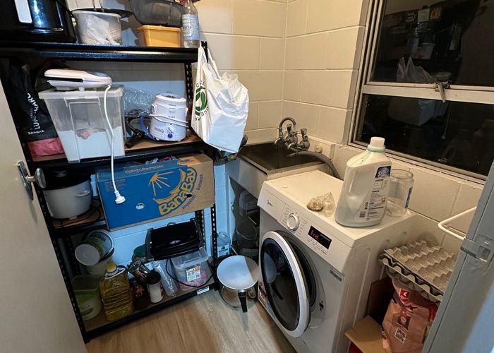  at 2/2 Paton Ave, Te Atatu South, Waitakere City, Auckland