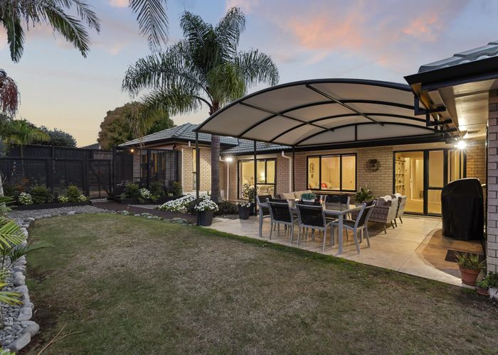  at 3 Roy Maloney Drive, Henderson, Auckland