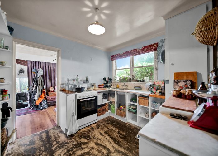  at 14 Graeme Avenue, Mangere East, Auckland