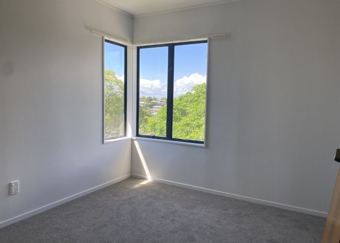  at 82 Athena Drive, Totara Vale, North Shore City, Auckland