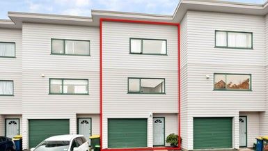  at 4/1 Briar Way, New Lynn, Auckland