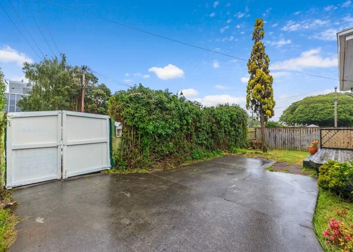  at 15 Fairburn Road, Otahuhu, Auckland
