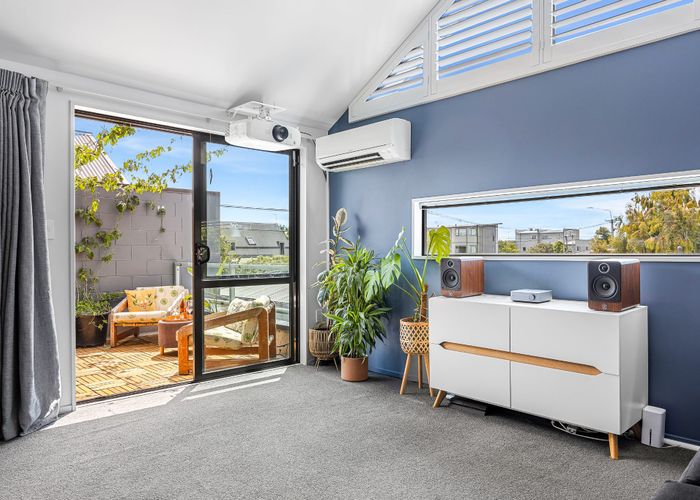  at 2/450 Barbadoes Street, Edgeware, Christchurch