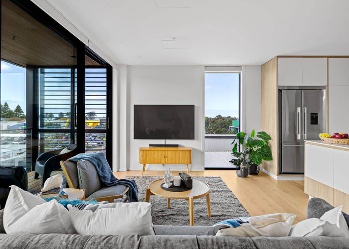  at 205/32 Anzac Road, Browns Bay, North Shore City, Auckland