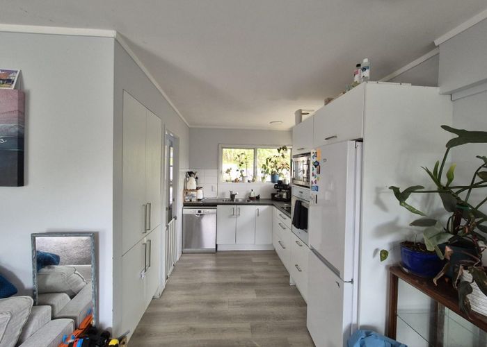  at 12a Mahuta Grove, Northcote, North Shore City, Auckland