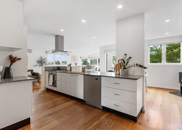  at 91 Island Bay Road, Beach Haven, North Shore City, Auckland