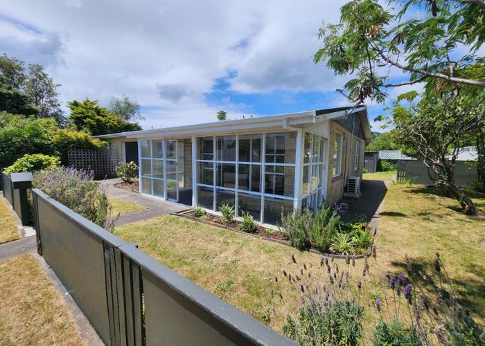  at 3 Nola Avenue, Raumati Beach, Kapiti Coast, Wellington