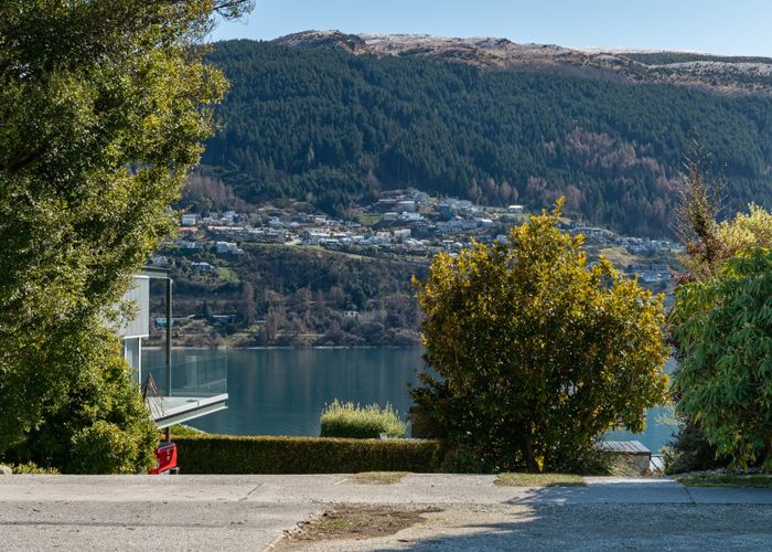  at 47 Oregon Drive, Kelvin Heights, Queenstown