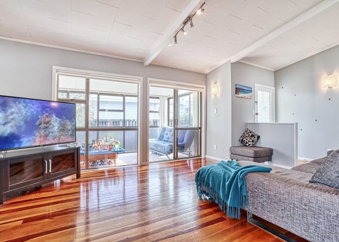  at 11 Meredith Street, Blockhouse Bay, Auckland
