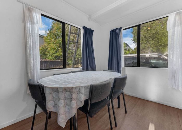  at 2/14 Dennis Road, Papatoetoe, Manukau City, Auckland