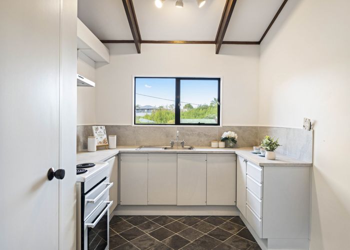  at 1/729 Swanson Road, Swanson, Waitakere City, Auckland